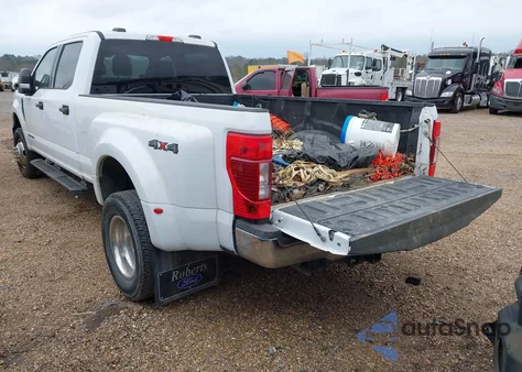 2022 Ford F-350 z USA, uszkodzony, nr VIN 1FT8W3DT7NEE21182